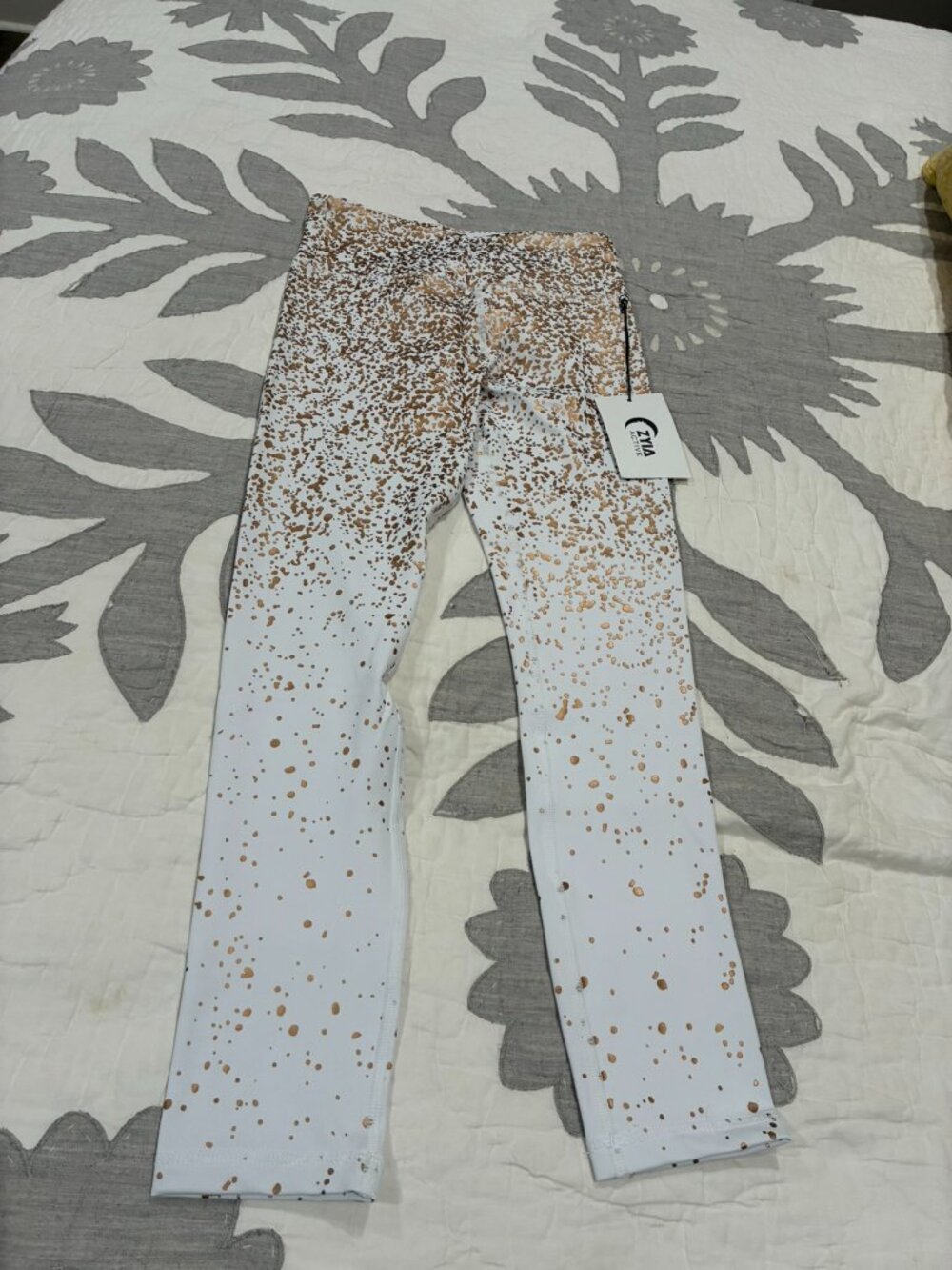 Zyia Active White Stay Gold Light n Tight Hi-Rise 7/8 24" Leggings